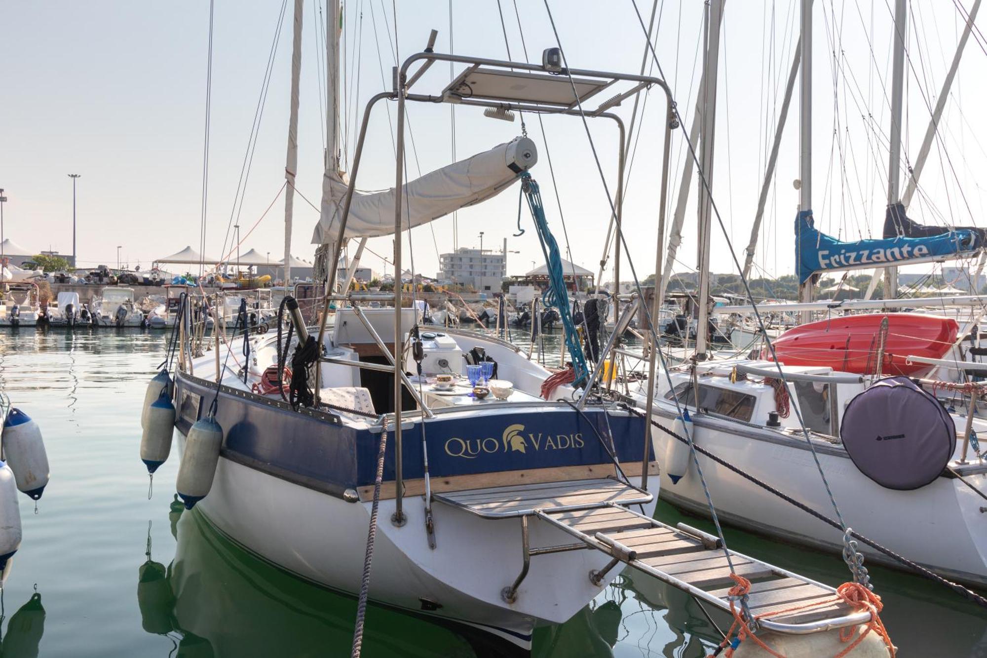 ホテル Quo Vadis Yacht バーリ エクステリア 写真