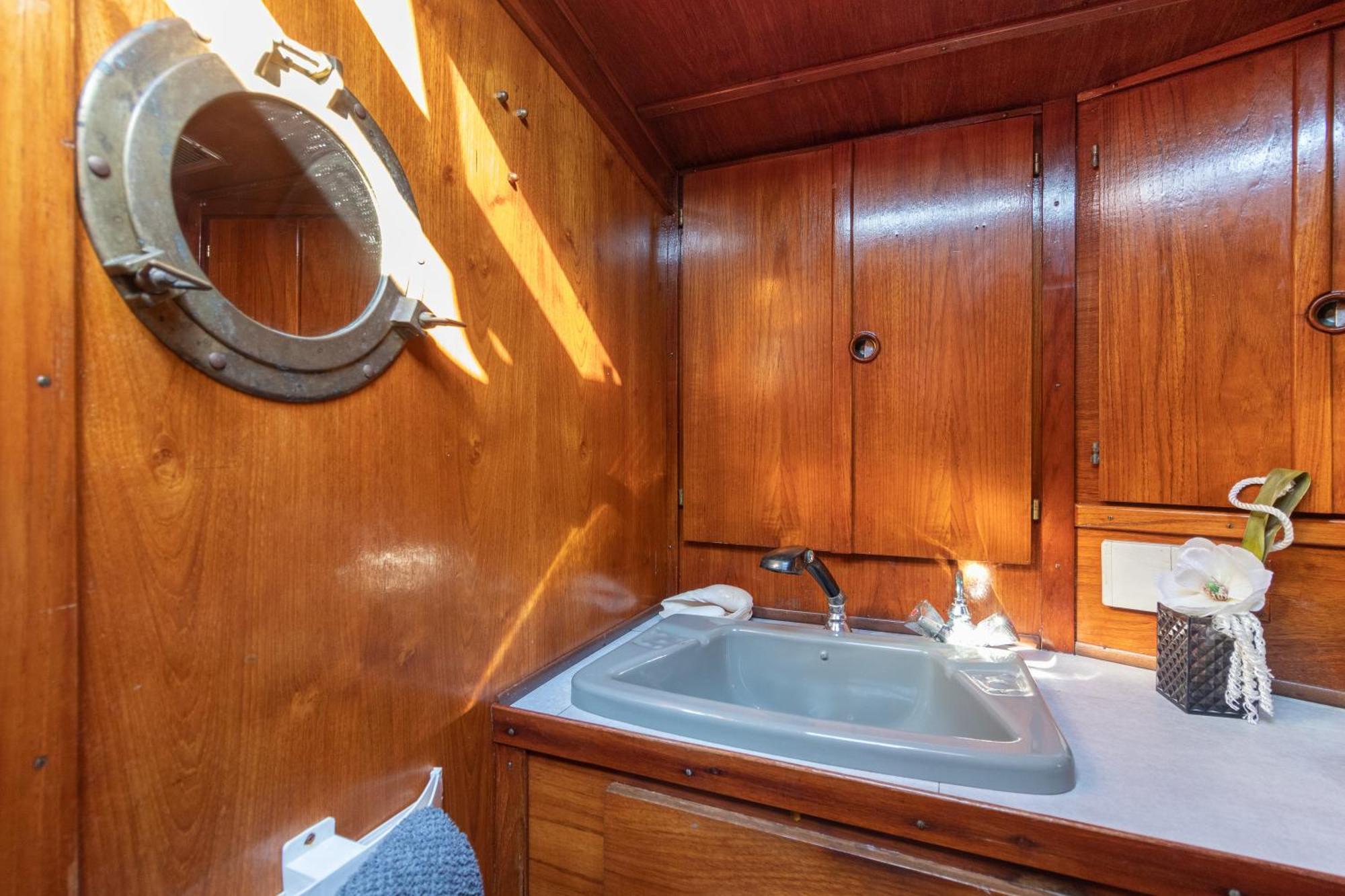 ホテル Quo Vadis Yacht バーリ エクステリア 写真