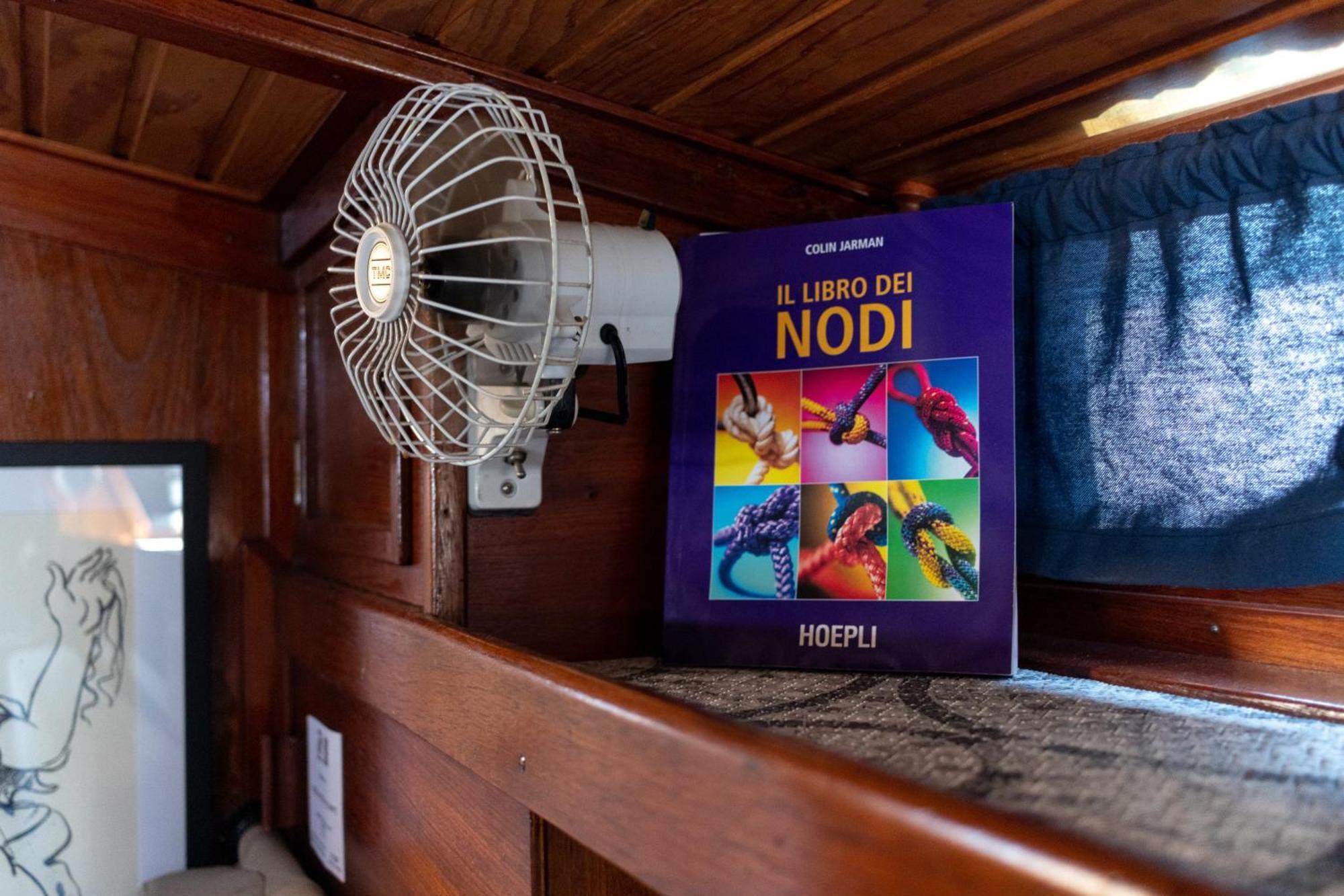 ホテル Quo Vadis Yacht バーリ エクステリア 写真